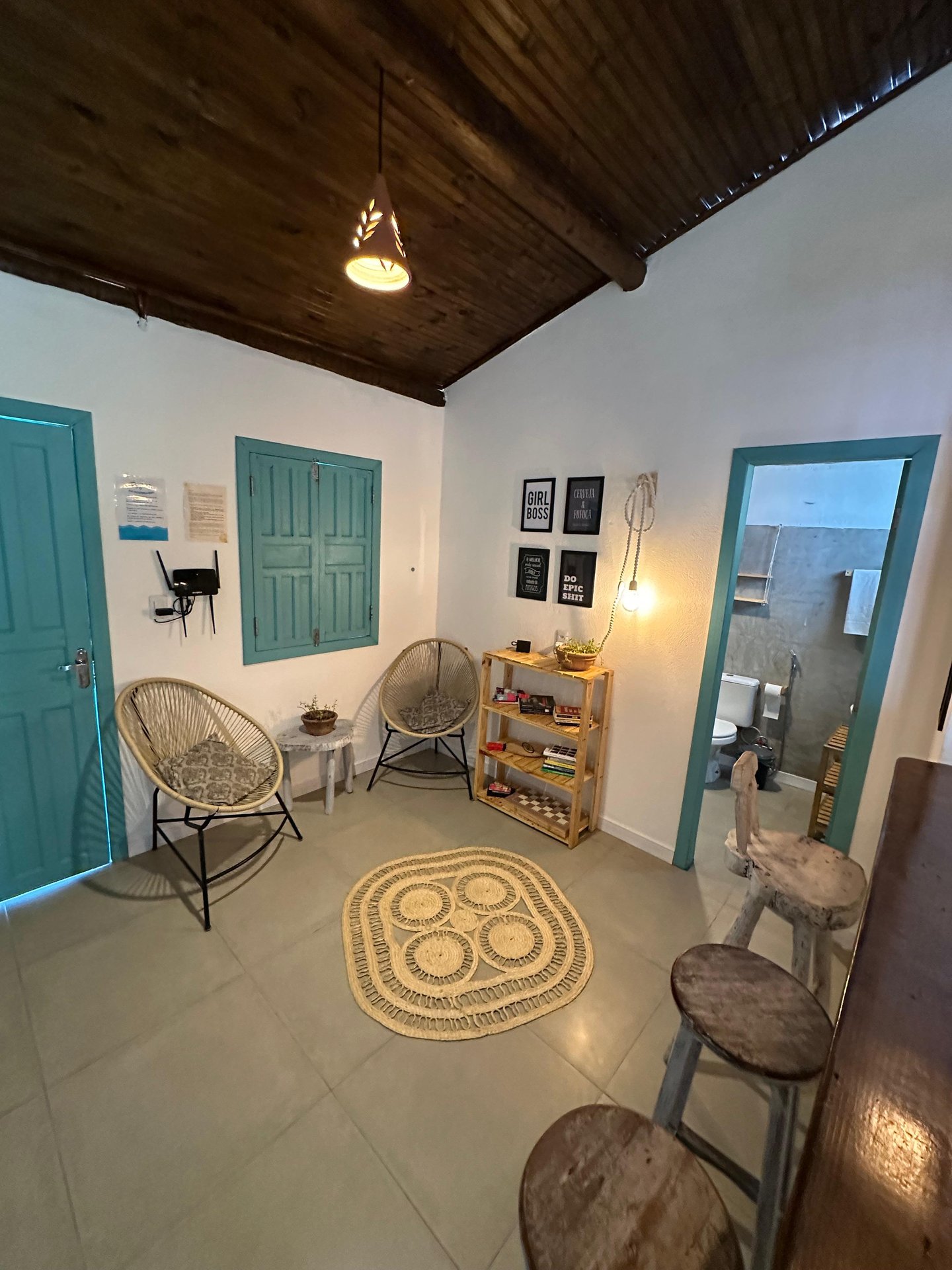 Casa Forró com redes coloridas
